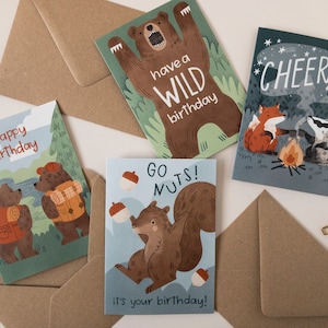 Lot de cartes d'anniversaire aventure / cartes d'anniversaire ours, renard, blaireau et écureuil / lot de 4 cartes d'extérieur / cartes illustrées d'animaux des bois