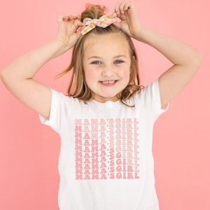 Mama&#39;s Girl T-Shirt Mamas Girl Shirt Announcement Shirt Pregnancy Reveal Retro T-shirts Cute Mothers Day Gifts For New Moms Kids Toddler Tee