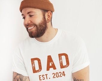 Dad Shirt Dad Est 2024 T-shirt Pregnancy Announcement to Dad Fathers Day T-Shirt Surprise Gift for Dad Gift from Wife New Dad T-Shirt Boho