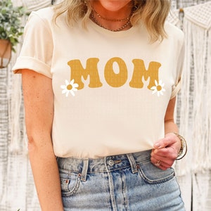 Mom Shirt Retro Daisy Mom Graphic Tee Mom Shirt Trendy Mama Shirt Pregnancy Reveal Shirt Announcement Shirt Cute Gifts For Mom Plus Sizes