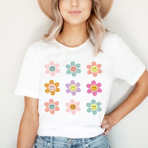Spring Shirts Floral Daisy Shirt Hippie Flower Graphic Tee Trendy T-Shirt Floral Boho Shirt For Women Retro Daisy Matching Mom Daughter image 1