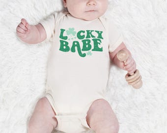 St Patricks Day Shirt,Lucky Babe Bodysuit Retro St Patty's Day Lucky Graphic Tee,St Paddys Lucky Shamrock T-Shirt,Matching Kids Toddler Baby