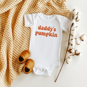 Daddy&#39;s Pumpkin Baby Bodysuit, Gender Neutral, Halloween Tee, Halloween Baby, Fall Baby Toddler Tee Cute Baby, First Halloween Baby Gift