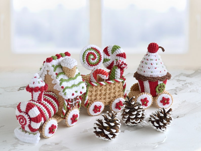 Christmas amigurumi pattern Gingerbread Train Engine, Christmas ornament Gingerbread House Crochet Train amigurumi tutorial, Eng/Ger/Fra/Ita image 9