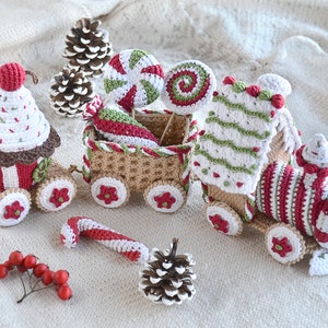 Christmas amigurumi pattern Gingerbread Train Engine, Christmas ornament Gingerbread House Crochet Train amigurumi tutorial, Eng/Ger/Fra/Ita image 2