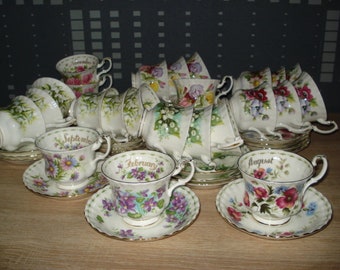 Royal Albert Flower of the Month Teetasse und Untertasse aus verschiedenen Monatsserien, auch die Ränder sind in schönem Zustand