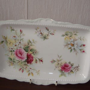 Royal Albert Memories cake dish in beautiful, pristine condition.