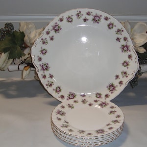 Royal Albert Sweet Violets cake dish with 6 cake plates in beautiful, neat condition, including the edges