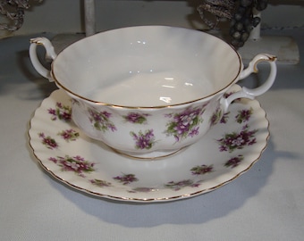 Royal Albert Sweet Violets 1 soup bowl with saucer in beautiful condition, including the gold edge