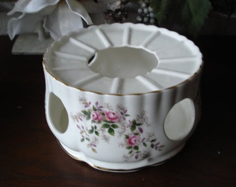 Royal Albert Lavender rose tea light in beautiful condition