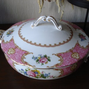 Royal Albert Lady Carlyle covered dish in beautiful condition