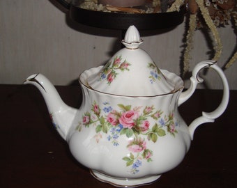Royal Albert Moss Rose kleine Teekanne für 2 Tassen in neuem Zustand
