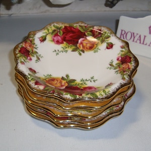 Royal Albert Old Country Roses Petit Four Set mit 6 Tellern in wunderschönem Zustand, einschließlich der Goldränder