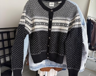 Vintage gap black and white