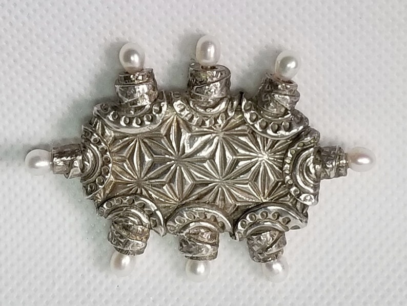 Eight Pearl Silver Pin, Handmade, One of a Kind, .999 Fine Silver (99.9%), shops natural