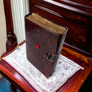 Embossed Spider Web Leather Journal: Handmade Personal Diary (5x7 Inches)