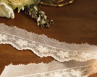 Vintage 100% Cotton Tulle Eyelet Lace Trim - ecru, 9.2m