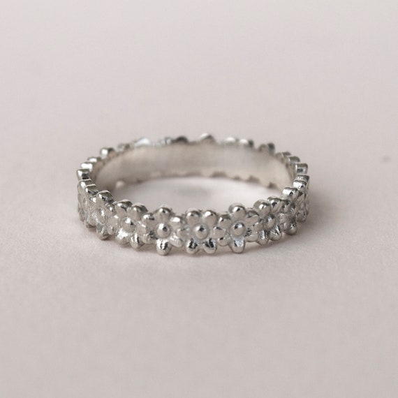 simply vera wang wedding rings
