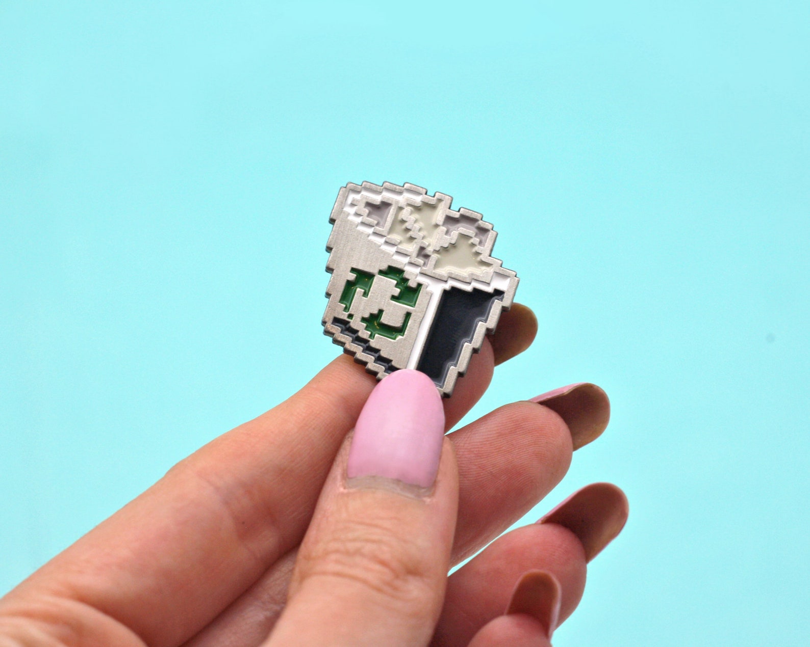 Recycle Trash Bin Enamel Pin Badge - Windows 95 Pixel Brushed Metal ...