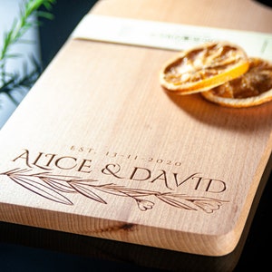 Gepersonaliseerde Charcuterie Board, Custom Cheese Board, Gegraveerde Naam, Personaliseer Cadeau, Verlovingsverjaardag Cadeau, Cadeau voor haar, Ouders Cadeau