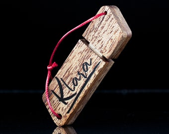 Unidad flash USB de madera grabada personalizada - 64GB/128GB - USB personalizado