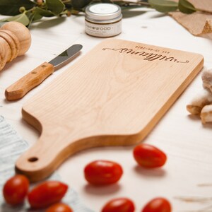 Custom Cutting Board with Handle, Personalized Small Cheese Board, Engraved Chopping Board, Handmade Wooden Charcuterie, Wedding Family Gift zdjęcie 4