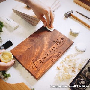 Personalized Mahogany Cutting Board,Engraved Couple Names, Custom Handmade Wooden Charcuterie, Cheese Board Anniversary Wedding Gift for Mom zdjęcie 3