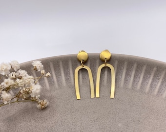 ENDLESS CLASSIC small – elegant and lightweight golden earring (304 stainless steel) with arched brass pendant
