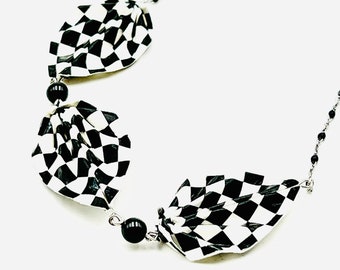 Origami jewelry leaves chain caro black and white
