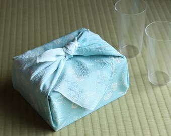 Furoshiki S Silk Karacho /Futaba/AoiLight Blue 45 x 45 cm Yuzen Chirimen/ Accessoires kimono/Sac Furoshiki/Emballage cadeau durable