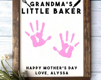 Omas kleiner Bäcker - Muttertagsgeschenk, Muttertag Holzschild, DIY Handdruck Schild, Kinderhandabdruck Schild, Geschenke für Oma