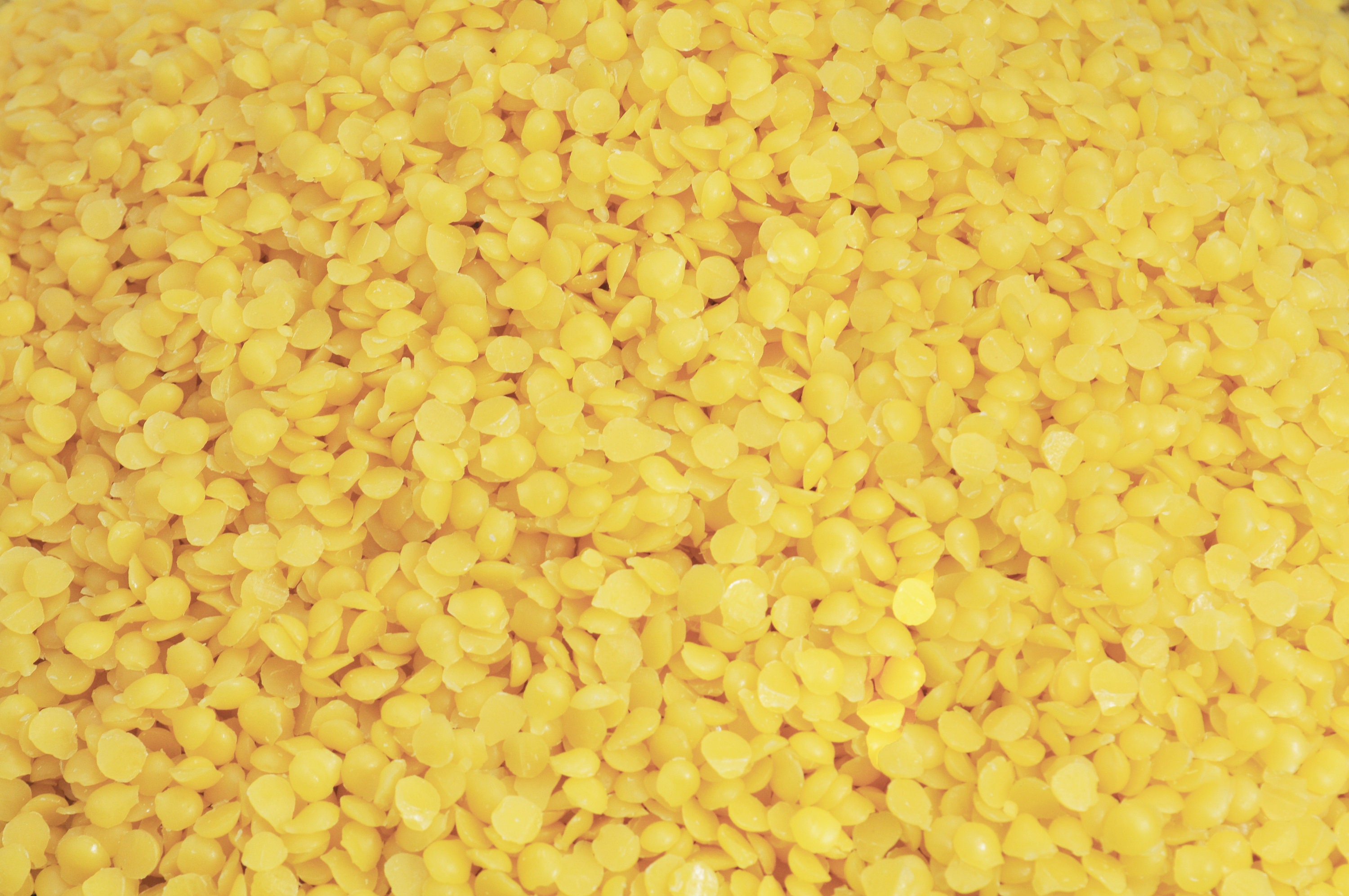 5LB Yellow Beeswax Pellets Food Grade Beeswax Triple Filtered Beeswax for  Candle Making Beeswax Pastilles for DIY Creams Lotions Lip Balm Soap