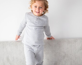 Personnalisé unisexe pour bébé et enfant en bas âge coton pyjama - personnaliser avec des noms ou initiales dans la couleur de votre choix ! Taille 9m-6 ans