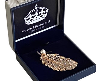 Queen Elizabeth Angel Feather Memorial Brooch 2022  Platinum Jubilee Keepsake Gift Souvenir Queens Mum Nan Gran British Boxed Gift Set