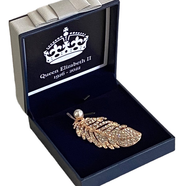 Queen Elizabeth Angel Feather Memorial Brooch 2022  Platinum Jubilee Keepsake Gift Souvenir Queens Mum Nan Gran British Boxed Gift Set
