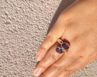 Bague Toi et Moi en Argent massif 925 sertie de deux Améthystes Naturelles taille Oval. Amethyst Gemstone. Gift Idea. Améthystes véritables