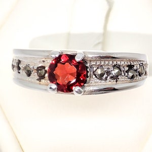 Garnet & Marcasite Ring. 925 Sterling Silver Natural Garnet. Natural Marcasite. Engagement Ring. Vintage red ring. True. Gift Idea