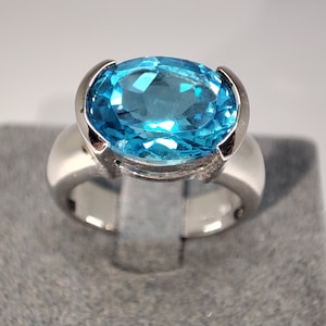 925 Solid Silver Ring Set with a Natural Oval Cut Blue Topaz. Real Topaz Ring.Topaz Gemstone Ring.Engagement ring.Unisex ring