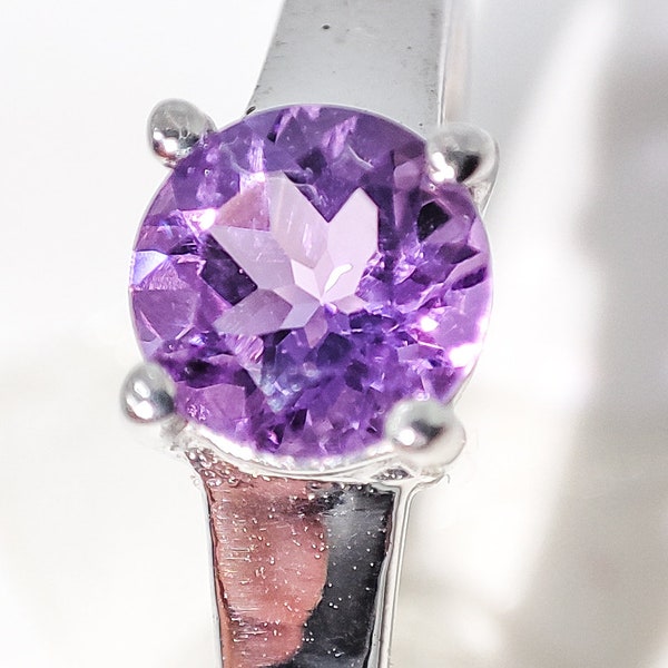 Real Amethyst Ring. 925 Sterling silver. Natural amethyst . Amethyst engagement Ring. Solitaire en Améthyste. Bague en améthyste véritable