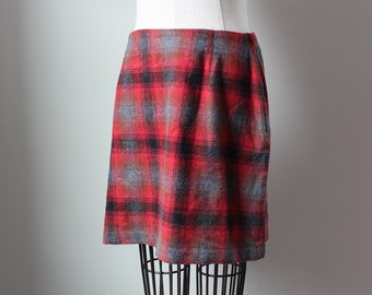 80s Wool Mini Skirt | Size 8  | Vintage Plaid Mini Skirt Red and Black Size M