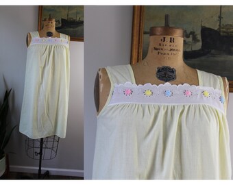 1960s Vintage Yellow Babydoll Slip | Size M | Pale Yellow 60s Eyelet Lace Nightgown Sleep Dress Size Medium