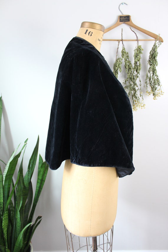 Antique Victorian Velvet Cape | One Size | Black … - image 5