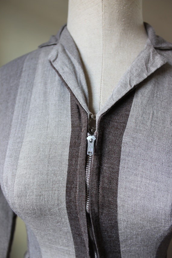 Vintage Home-Sewn Grey Dress | 1950s Gray Zip Dow… - image 8
