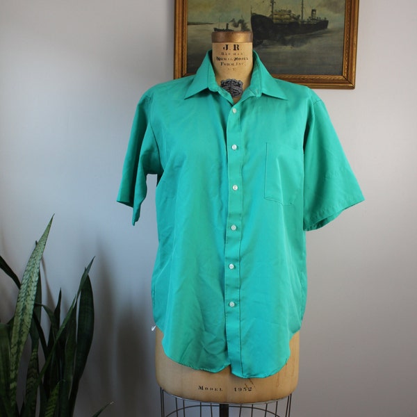 Vintage 80s Mens Silk Shirt | Size 16 1/2  | L Light Green 1980s Short Sleeve Collared Shirt Size Large