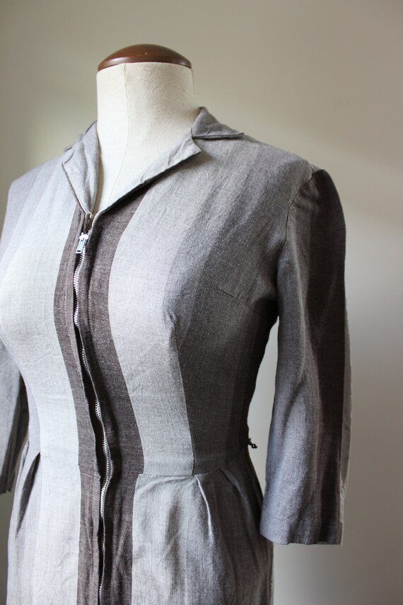 Vintage Home-Sewn Grey Dress | 1950s Gray Zip Dow… - image 7