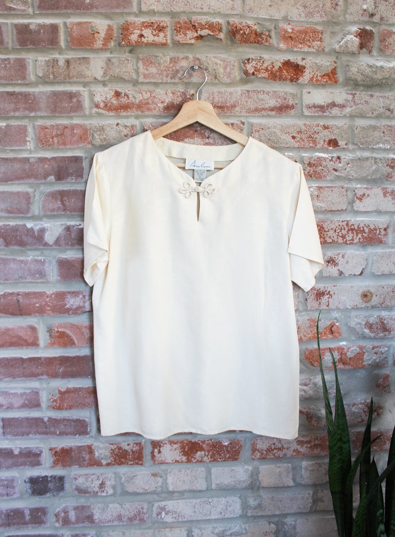 Size Small Petite Anne Carson 100/% Pure Silk Vintage Silk Short Sleeve Top Vintage Blouse