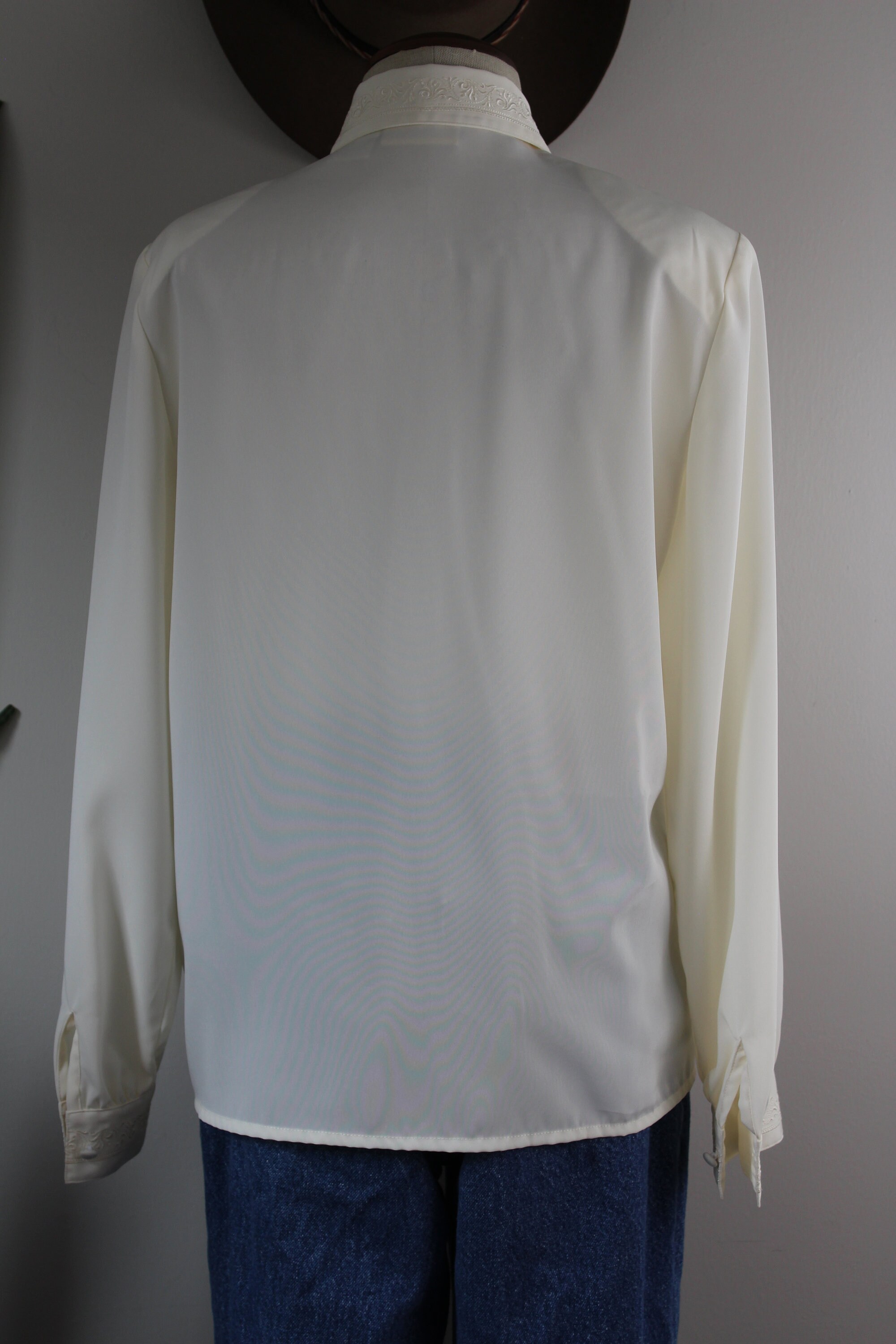 1980s Cream Colored Blouse | Size L | Vintage Oversize 1980s Cream Colored Blouse | Size L | Vintage Oversize