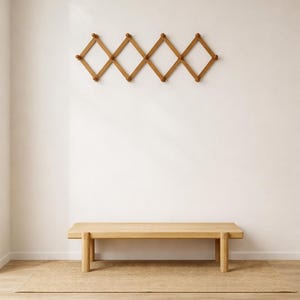 K&ouml;nnte beinhalten: Ein Set aus drei Keramikbechern mit gesprenkelter, matter Oberfl&auml;che. Die Becher sind in Creme-, Hellgrau- und Dunkelgraut&ouml;nen gehalten. Jeder Becher hat ein schlichtes, minimalistisches Design.