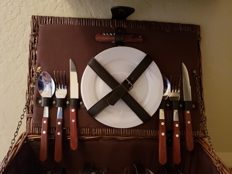 Vintage Picnic Basket for 2