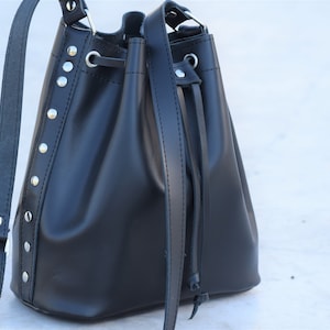 leather shoulder bag,leather crossbody bag,shoulder bag,bucket bag,gift for her,leather bag women,leather bucket bag,black leather pouch bag